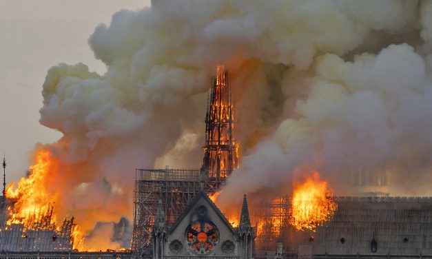 Gyűlnek az eurómilliók a Notre-Dame újjáépítéséhez