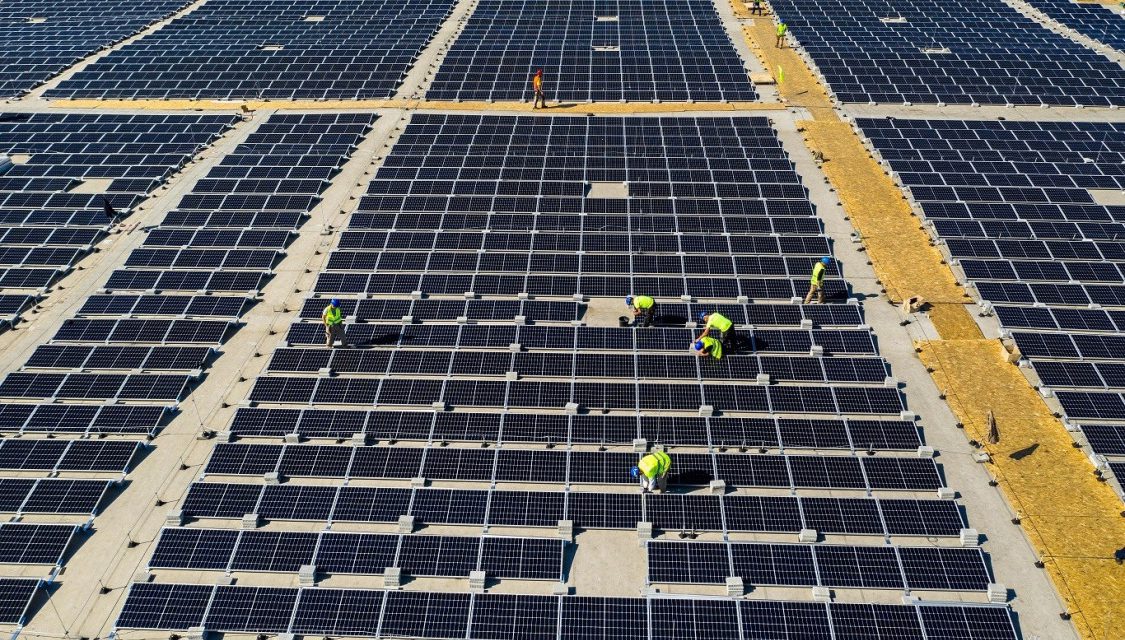 Győrben épül Európa legnagyobb, épületen kialakított napelemparkja