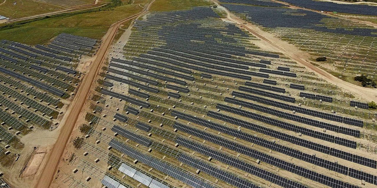Tesztüzemmódban Európa legnagyobb naperőműve
