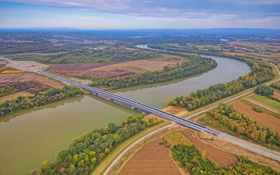 Átadták a forgalomnak a boszniai-horvát határszakaszon épült hidat