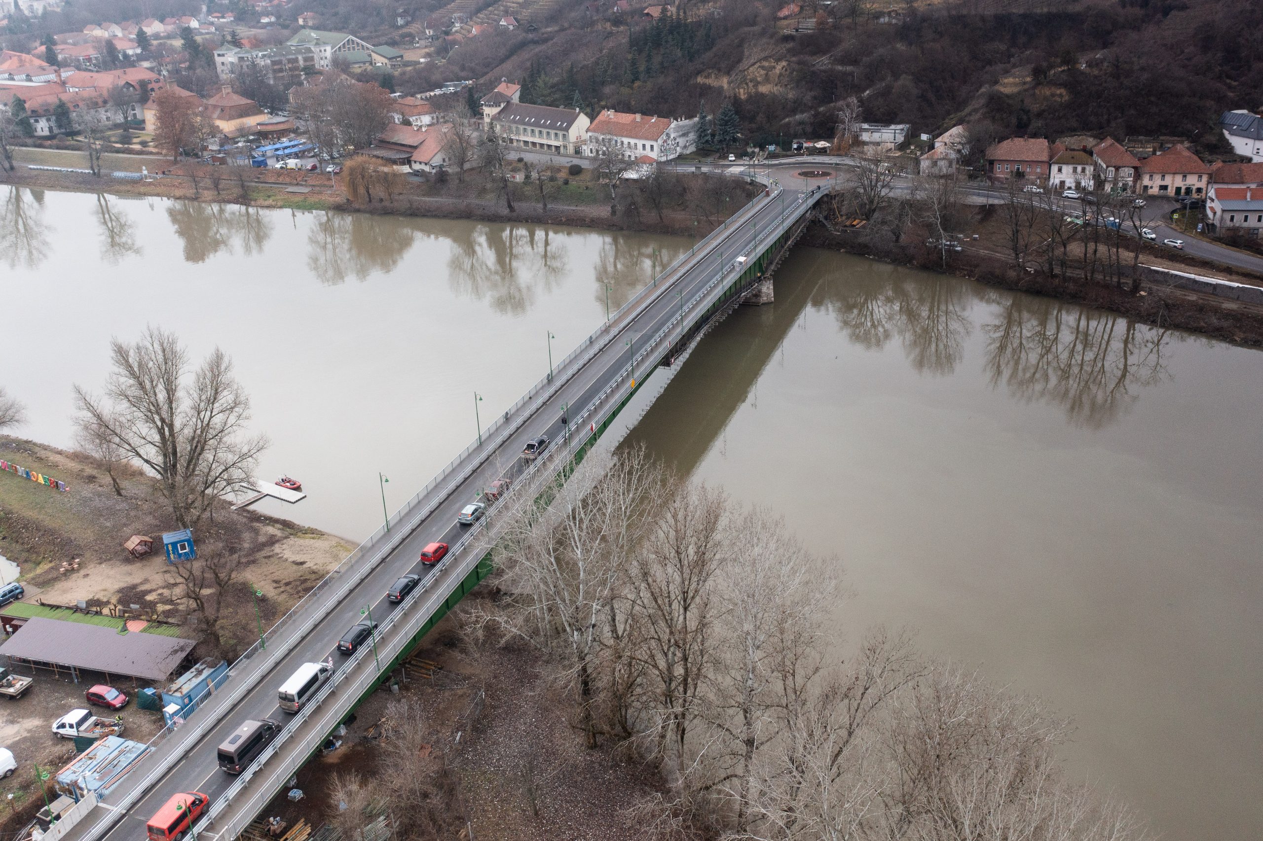 Év végéig befejeződnek a tokaji Erzsébet királyné Tisza-híd felújítási munkái