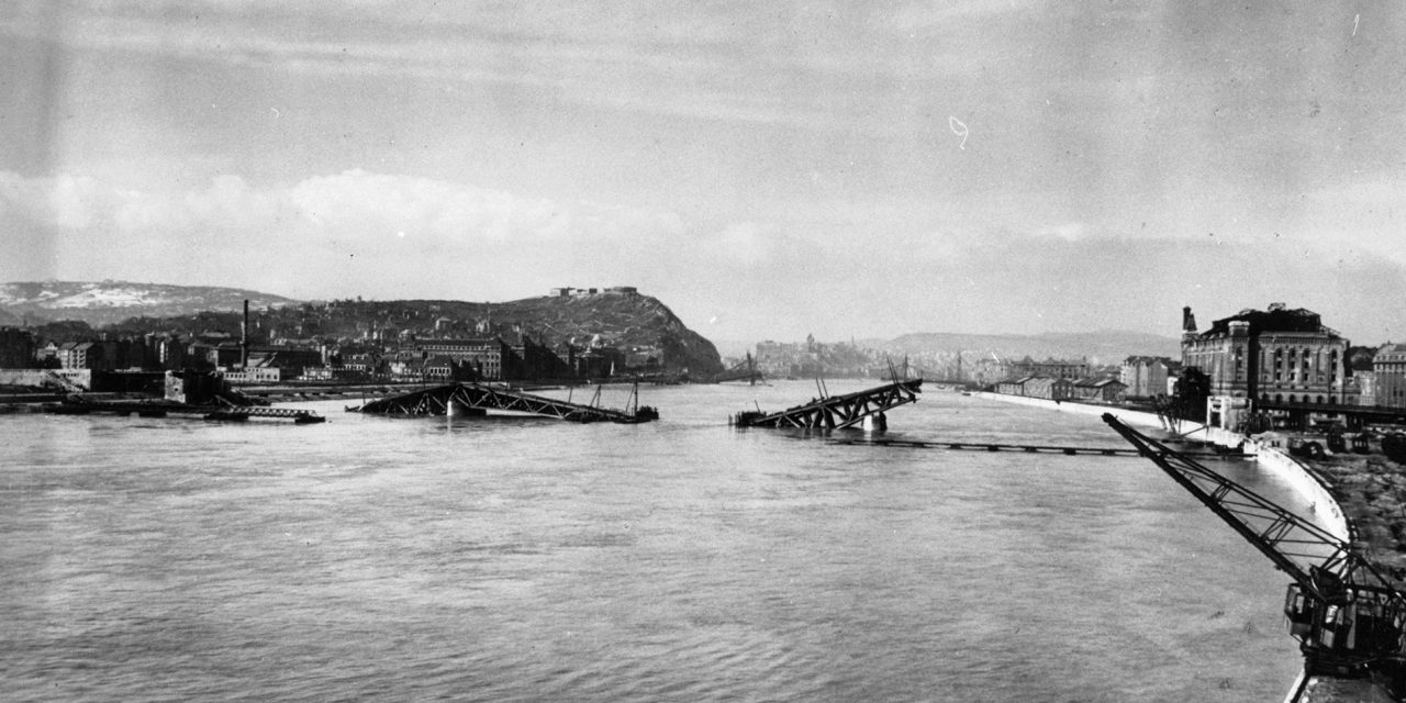 75 éve robbantották fel a főváros Duna-hídjait