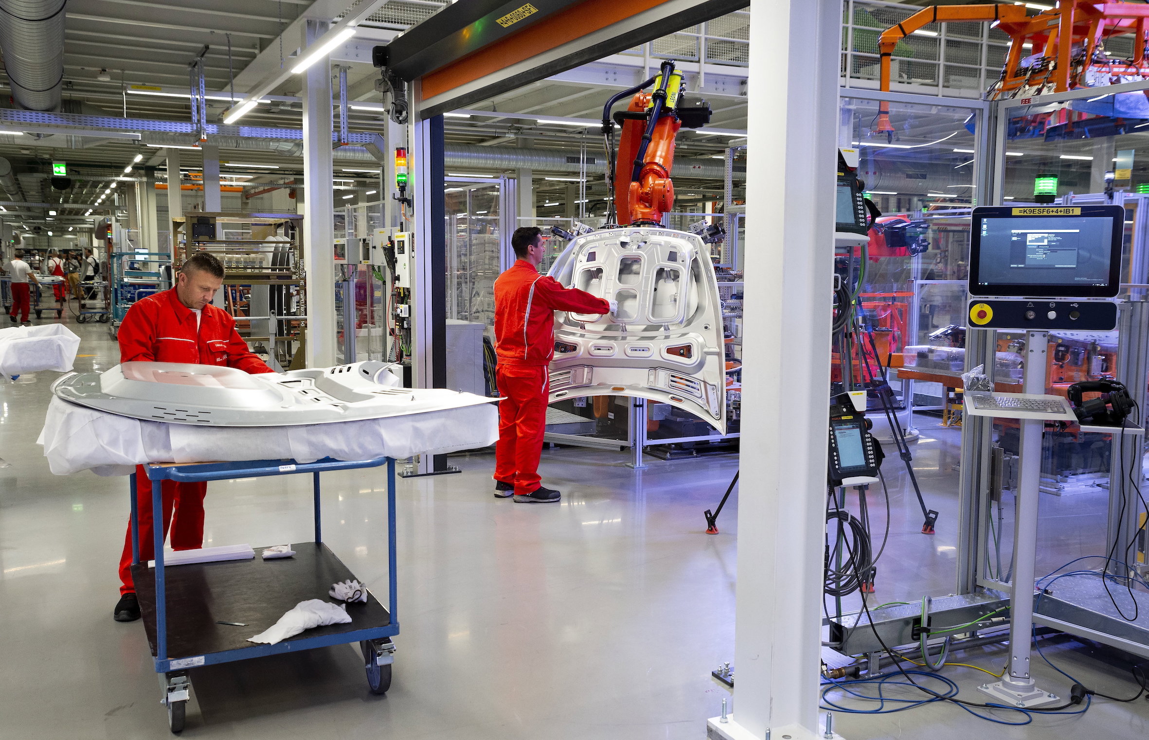 Átadták az Audi Hungária bővített szerszámgyárát