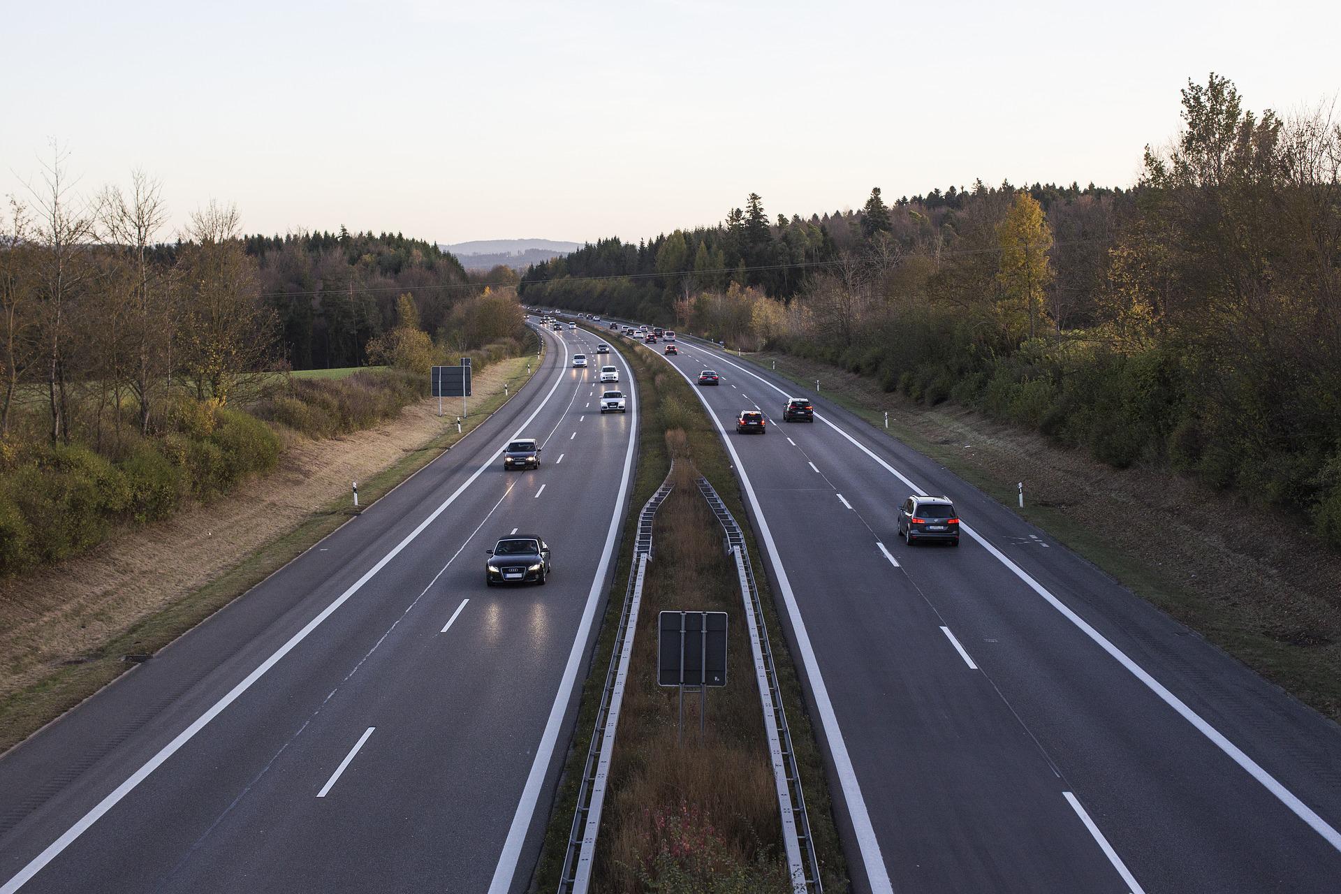 Az MKIF 1237 kilométer meglévő gyorsforgalmi út üzemeltetését és fenntartását veszi át a Magyar Közúttól
