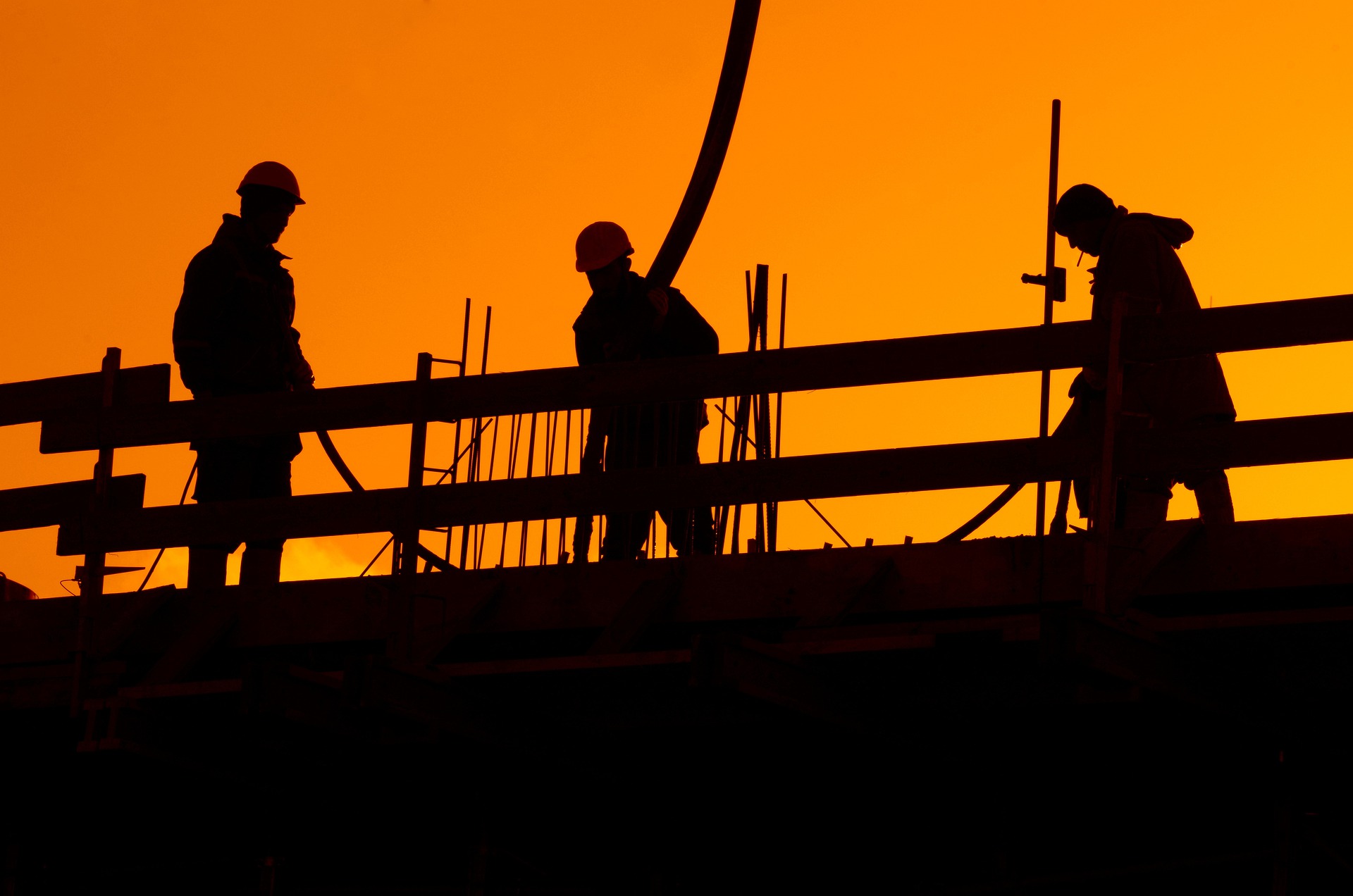 ÉVOSZ: idén az építőipari vállalkozások 45 százaléka számít árbevétele növekedésére, jövőre már csak 14 százalékuk