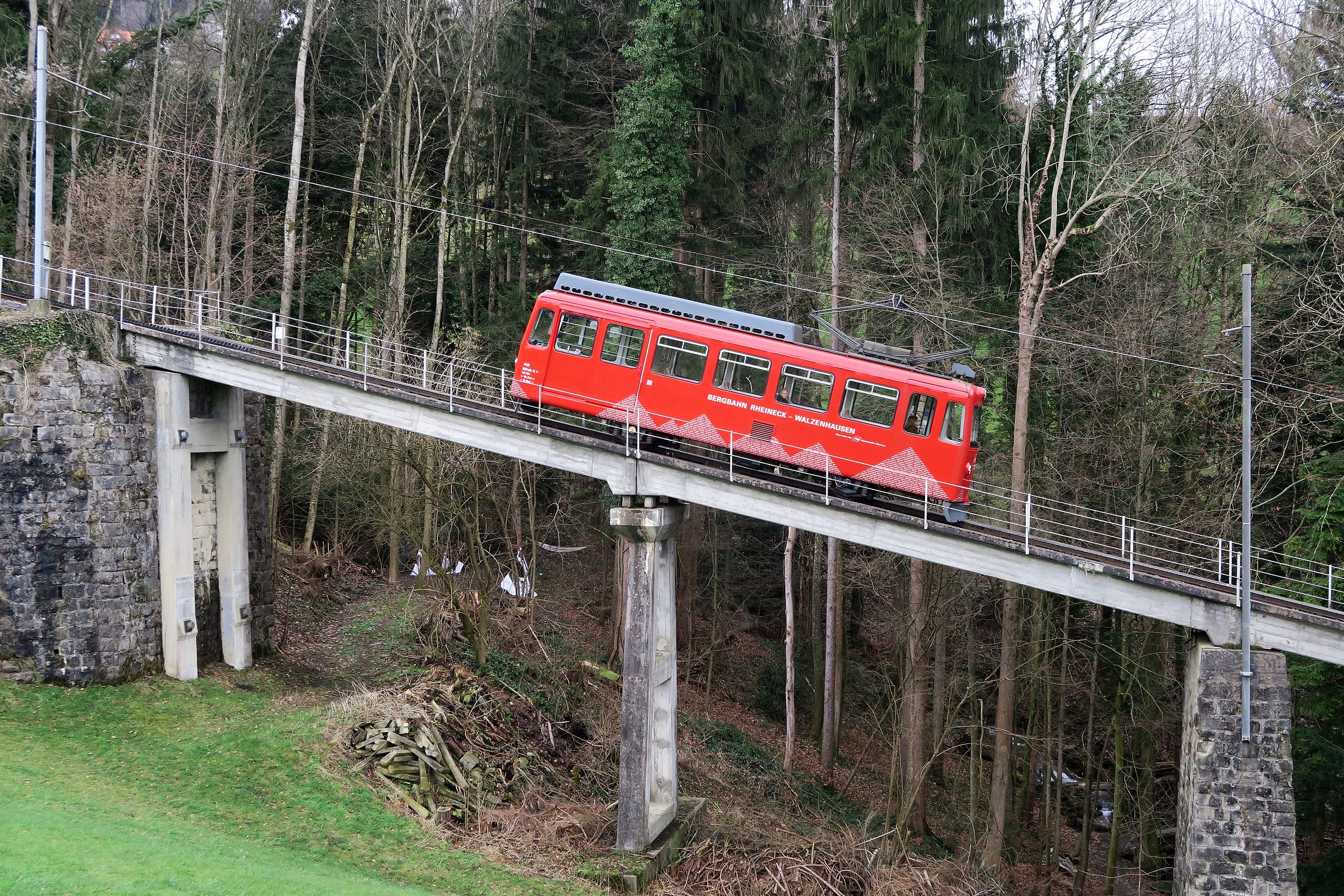 Vezető nélküli fogaskerekűt szállít a Stadler a Rheineck-Walzenhausen vasútvonalra