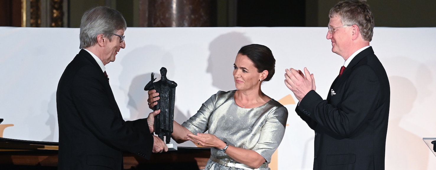 NOV¡K Katalin; PERCZEL Andr·s