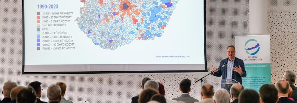 Navracsics: fontos a Balaton régió mobilitási feltételeinek javítása