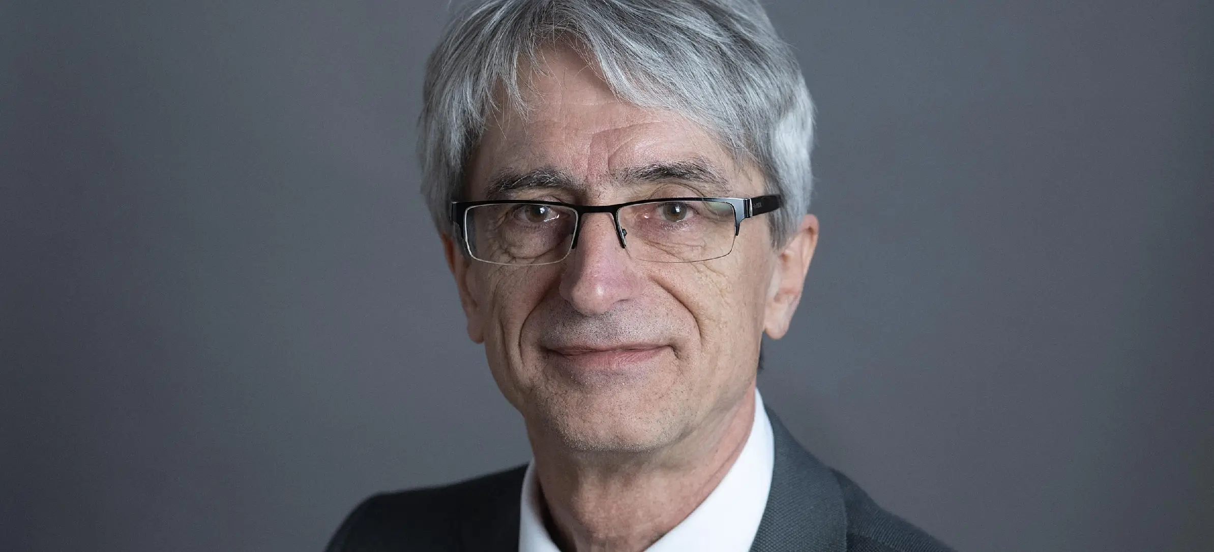Pósfai Mihály az MTA új elnöke